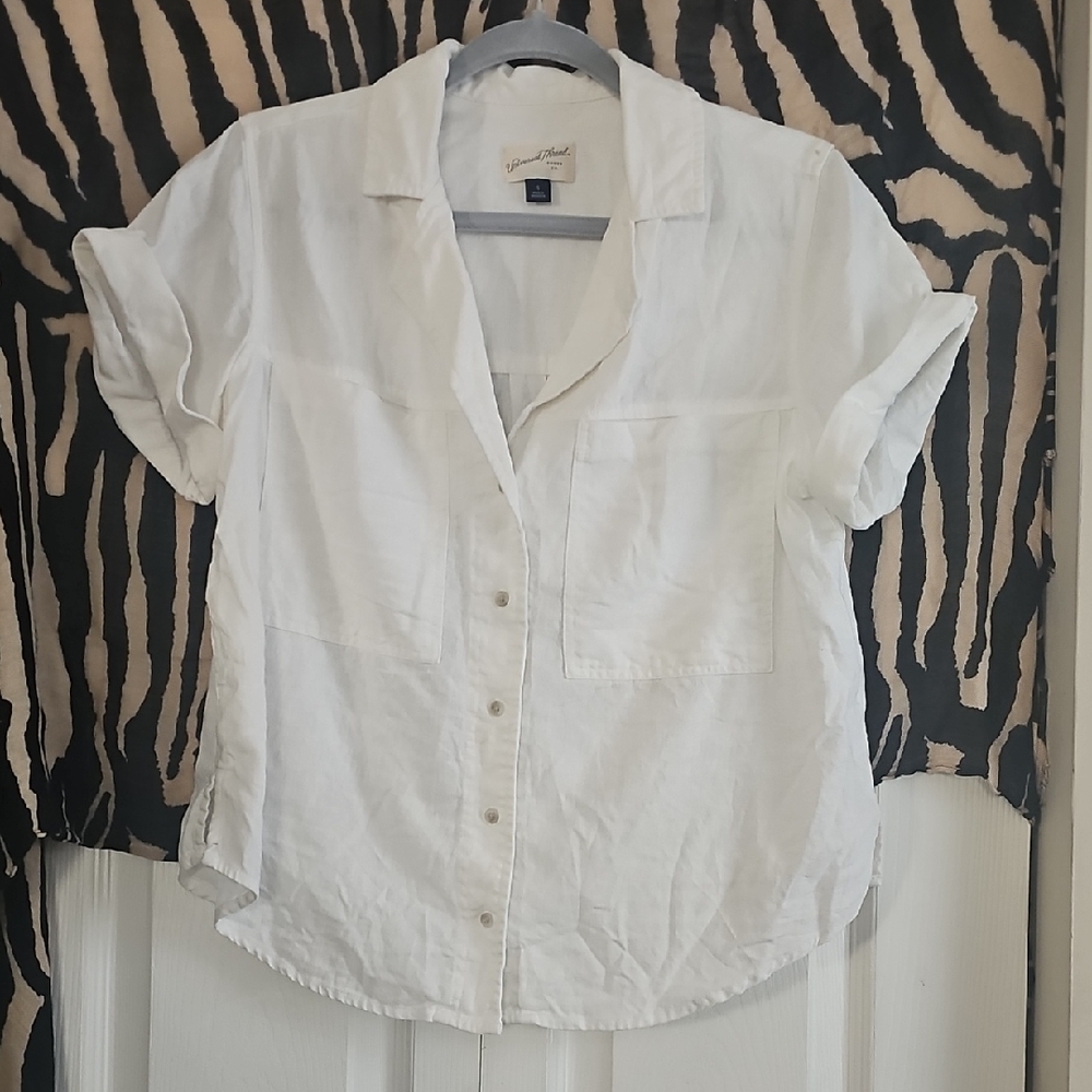 White Button-Up Women’s LINEN Top Blouse Universal Thread, Sz S. Short Sleeve.